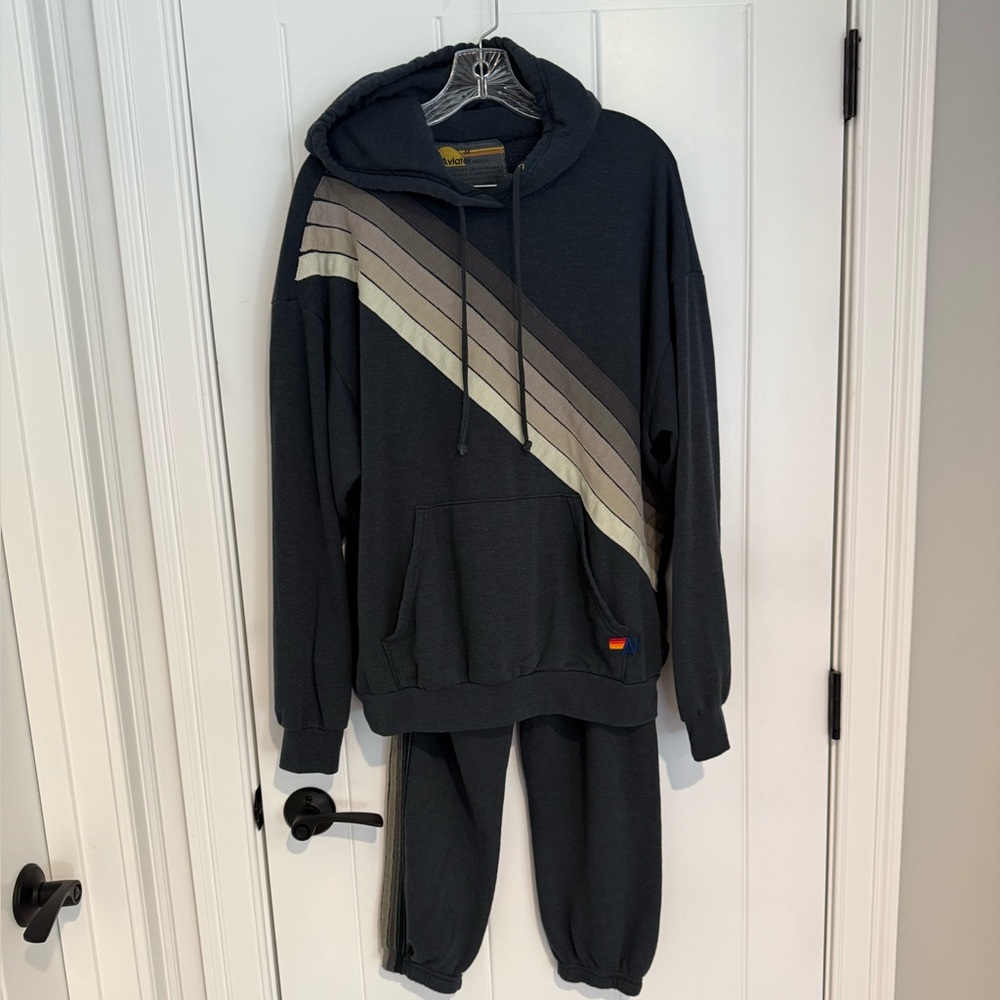 AVIATOR NATION SWEAT SUIT